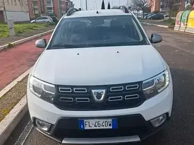 Usata Dacia Sandero Stepway 90 CV (66 kW) 2017 Bianco Berlina