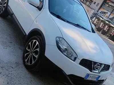 Usata Nissan Qashqai N-TEC 131 CV (96 kW) 2012 Bianco SUV