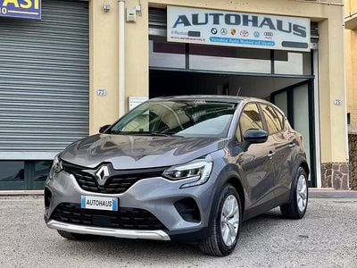 Usata Renault Captur 100 CV (73 kW) 2021 Grigio SUV