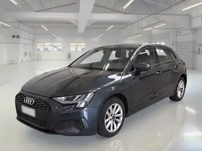 Usata Audi A3 Business 149 CV (109 kW) 2022 Grigio Berlina