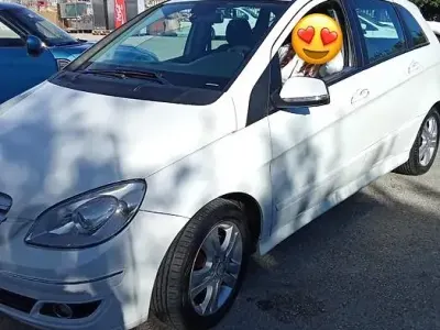 Usata Mercedes 180 109 CV (80 kW) 2010 Berlina