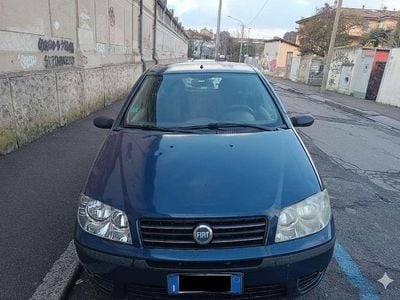 Usata Fiat Punto Dynamic 60 CV (44 kW) 2004 Blu/azzurro Utilitaria