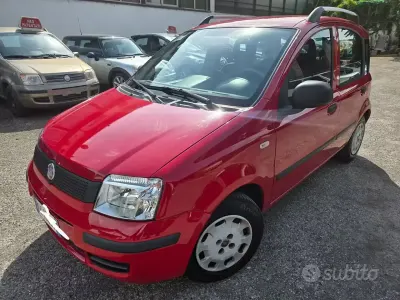 Usata Fiat Panda Active 69 CV (50 kW) 2011 Rosso Utilitaria