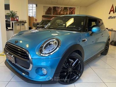 Usata Mini ONE 102 CV (75 kW) 2018 Azzurro met Utilitaria