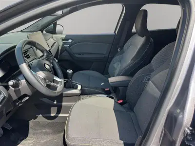 Usata Renault Captur Techno 90 CV (66 kW) 2025 Grigio scuro SUV