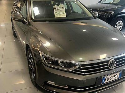 Usata VW Passat Executive 150 CV (110 kW) 2016 Grigio Station wagon