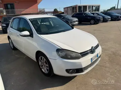 Usata VW Golf VI Highline 105 CV (77 kW) 2011 Bianco Utilitaria