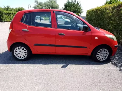 Usata Hyundai i10 66 CV (48 kW) 2009 Rosso Utilitaria