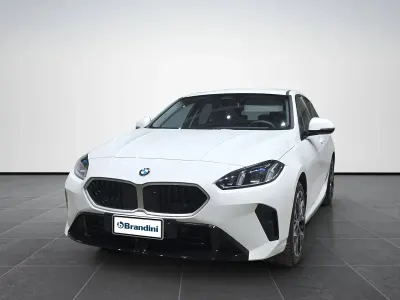 Usata BMW 120 Performance 150 CV (110 kW) 2025 Alpin white pastello Utilitaria