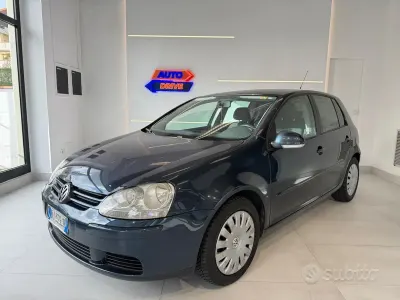 Usata VW Golf V Comfortline 102 CV (75 kW) 2007 Blu Berlina