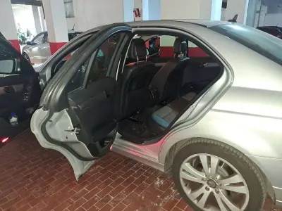 Usata Mercedes C220 Elegance 170 CV (125 kW) 2008 Grigio Berlina