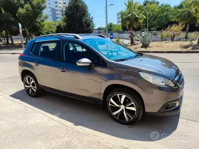 Usata Peugeot 2008 Active 99 CV (72 kW) 2016 Grigio SUV