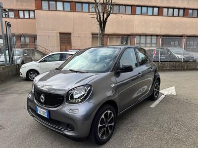 Usata Smart ForFour 71 CV (52 kW) 2016 Grigio metallizzato Utilitaria
