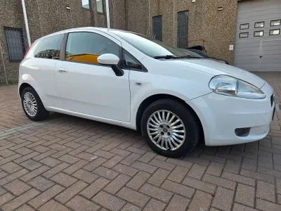 Usata Fiat Grande Punto Active 75 CV (55 kW) 2007 Bianco Utilitaria