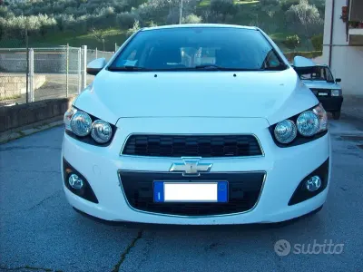 Usata Chevrolet Aveo 75 CV (55 kW) 2013 Bianco Berlina