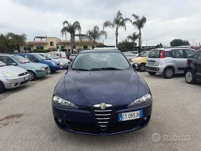 Usata Alfa Romeo 147 120 CV (88 kW) 2005 Blu Utilitaria
