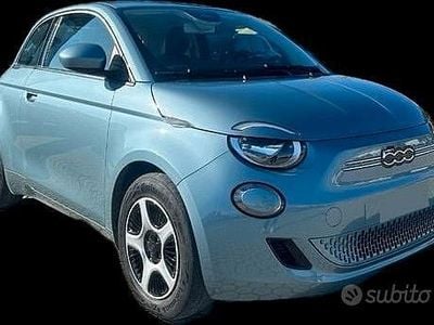 Usata Fiat 500e Passion 41 kW (57 CV) 2021 Blu Utilitaria