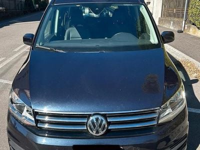 Usata VW Caddy Maxi 150 CV (110 kW) 2019 Blu Monovolume