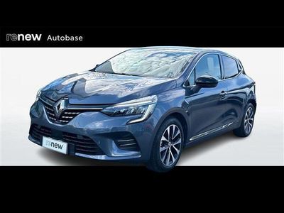 Usata Renault Clio V Techno 145 CV (106 kW) 2022 Grigio scuro Berlina
