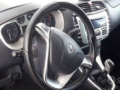 Usata Lancia Delta S 120 CV (88 kW) 2010 Argento Utilitaria