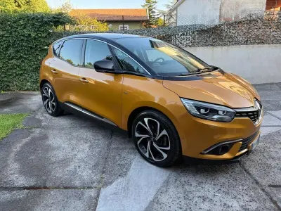 Usata Renault Scénic IV Bose Edition 160 CV (117 kW) 2017 Arancione Monovolume