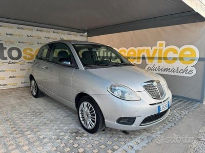 Usata Lancia Ypsilon Platinum 69 CV (50 kW) 2011 Grigio Utilitaria