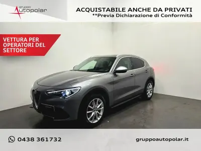 Usata Alfa Romeo Stelvio Executive 209 CV (153 kW) 2017 Grigio SUV