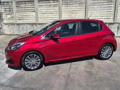 Occasion Peugeot 208 Active 83 ch (61 kW) 2019 Rouge Citadine