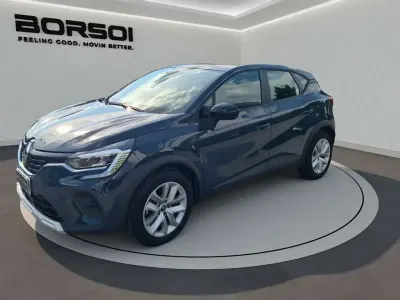 Usata Renault Captur Evolution 94 CV (69 kW) 2023 Bic. blu marine/tetto grigio SUV