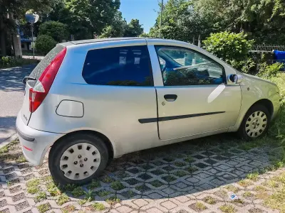 Usata Fiat Punto 80 CV (58 kW) 2009 Grigio Utilitaria