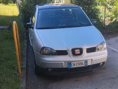 Usata Seat Arosa 101 CV (74 kW) 2004 Grigio Utilitaria