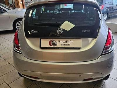 Usata Lancia Ypsilon Gold 69 CV (50 kW) 2021 Argento Utilitaria