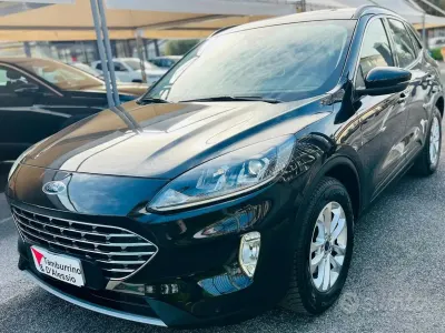Usata Ford Kuga Titanium 120 CV (88 kW) 2022 Nero SUV