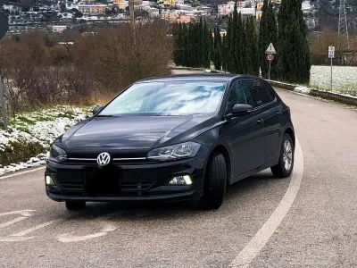 Usata VW Polo 95 CV (69 kW) 2019 Nero Utilitaria
