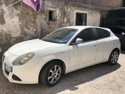 Usata Alfa Romeo Giulietta 120 CV (88 kW) 2012 Bianco Utilitaria
