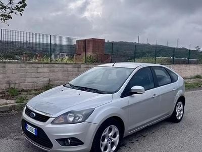 Usata Ford Focus 110 CV (80 kW) 2011 Grigio Utilitaria