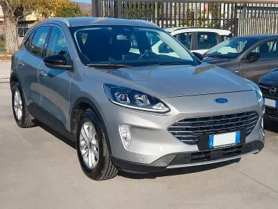 Usata Ford Kuga 150 CV (110 kW) 2022 Argento SUV