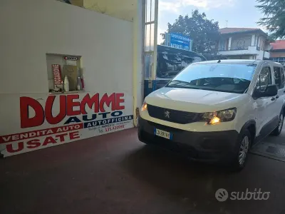 Usata Peugeot Rifter Active 102 CV (75 kW) 2020 Bianco Monovolume