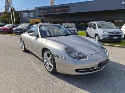 Usata Porsche 911 Carrera Cabriolet 300 CV (220 kW) 2000 Argento Cabrio
