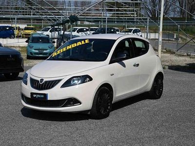 Usata Lancia Ypsilon Silver 69 CV (50 kW) 2022 Beige Utilitaria
