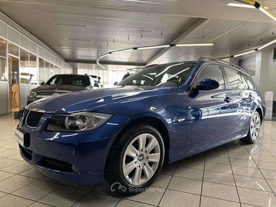 Begagnad BMW 318 143 HK (105 kW) 2007 Blå Kombi