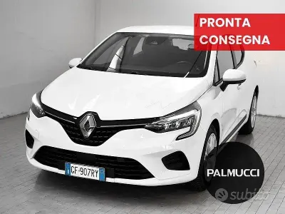 Używany Renault Clio V Business 72 KM (52 kW) 2021 Biały Sedan/Limuzyna