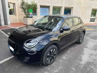 Usata Fiat 600 101 CV (74 kW) 2025 Nero SUV