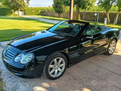 Usata Mercedes SL350 245 CV (180 kW) 2006 Nero Cabrio