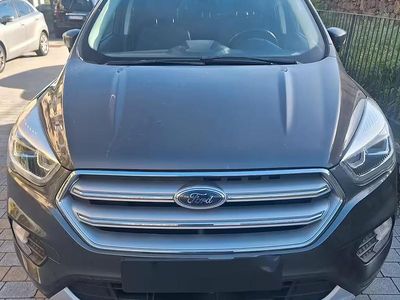 Usata Ford Kuga 120 CV (88 kW) 2018 Grigio SUV