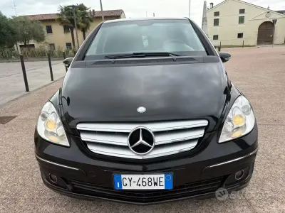 Usata Mercedes B200 140 CV (102 kW) 2007 Nero Monovolume