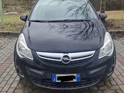 Usata Opel Corsa Club 65 CV (47 kW) 2013 Nero Utilitaria