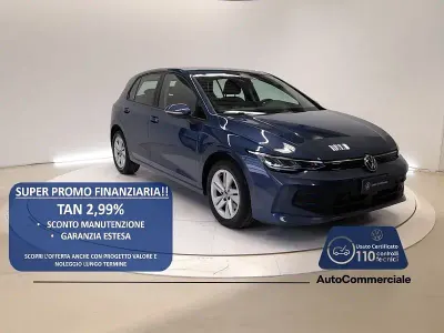 Usata VW Golf VIII Life 116 CV (85 kW) 2025 Blu Utilitaria