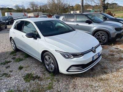 Usata VW Golf VIII Life 131 CV (96 kW) 2022 Bianco Berlina