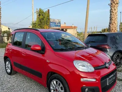 Usata Fiat Panda Lounge 95 CV (69 kW) 2017 Rosso Utilitaria